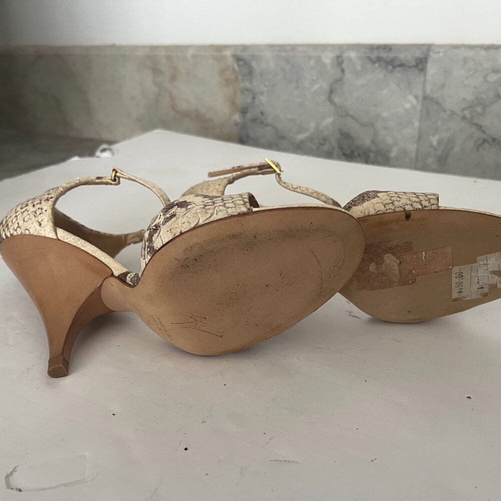 Like NEW Giuseppe Zanotti snake skin heels pumps - Picture 6 of 6